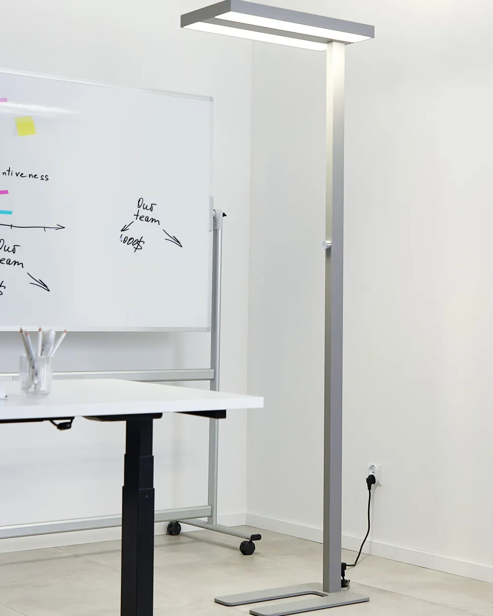 Cheap Beliani Led-Lattiavalaisin Alumiini Hopea Taurus